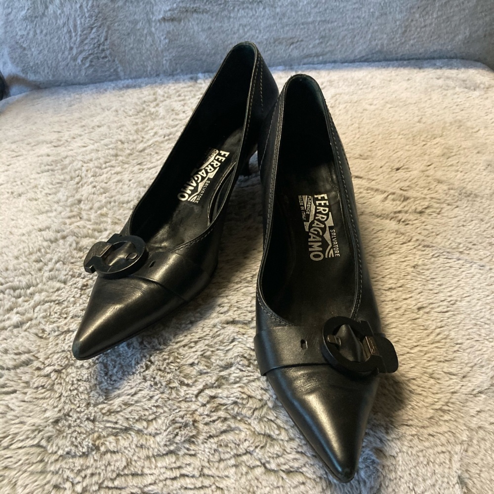 Salvatore Ferragamo black leather heels 7.5